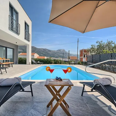 Ammi - Heated Pool&barbecue Villa Kaštel Novi